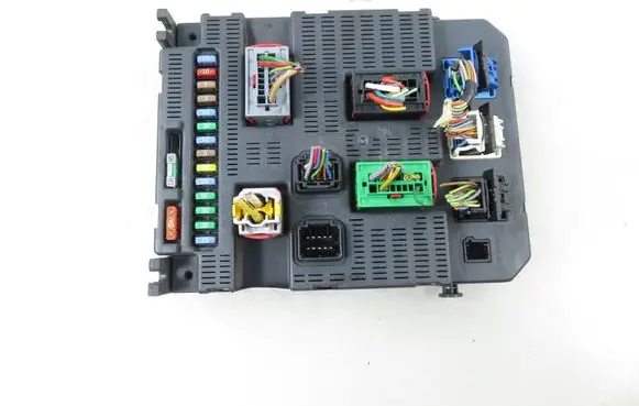 Peugeot 207 Central body control module 9663798280