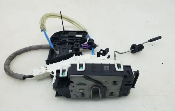 Mercedes-Benz B W246 W242 Rear door lock A2047302735