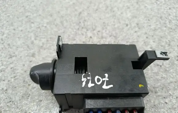 Mercedes-Benz A W168 Light switch 1685450104