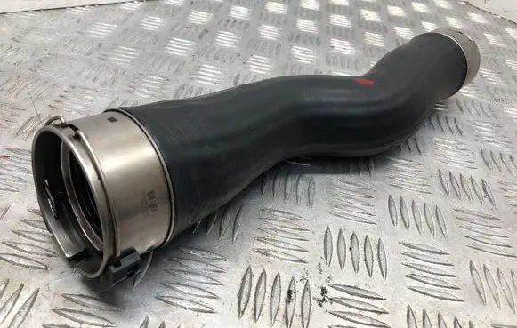 BMW 5 F10 F11 Intercooler hose/pipe 090189