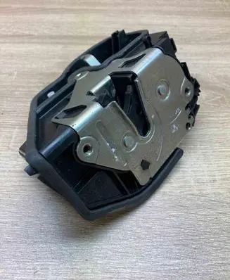 BMW 5 E60 E61 Rear door lock 7167075 HTLSE