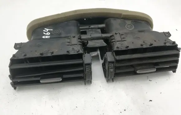 BMW 5 E60 E61 Dash center air vent grill 695361802 6953618