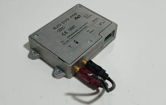 Audi A6 S6 C6 4F Aerial antenna amplifier 8J0035456