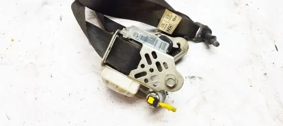 Subaru Forester SH Front seatbelt E40437088