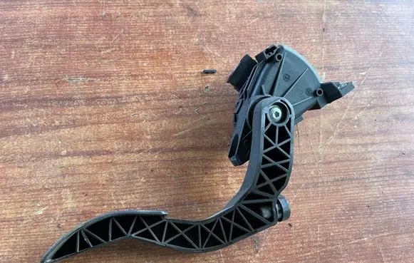Audi A4 S4 B7 8E 8H Accelerator throttle pedal 8E1723523G
