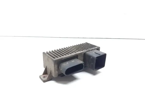 Renault Scenic III - Grand scenic III Glow plug pre-heat relay 8200558438