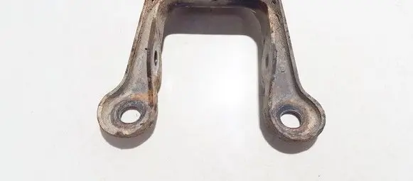 Opel Zafira A Engine mounting bracket