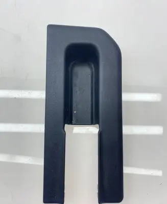 Toyota Prius+ (ZVW40) Rear seat rail trim cover 7215847070