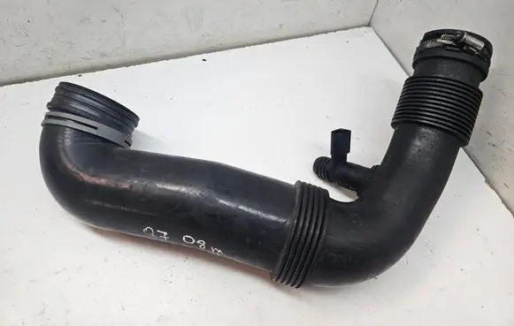 Audi Q7 4L Intercooler hose/pipe 7L8129571A