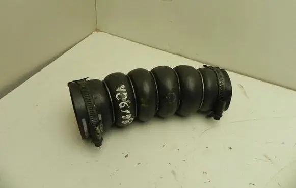 Ford Focus Air intake hose/pipe AV616C646HE VD8198