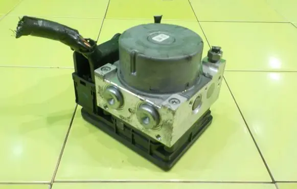 Ford Focus ABS Pump F1FC2C219DA