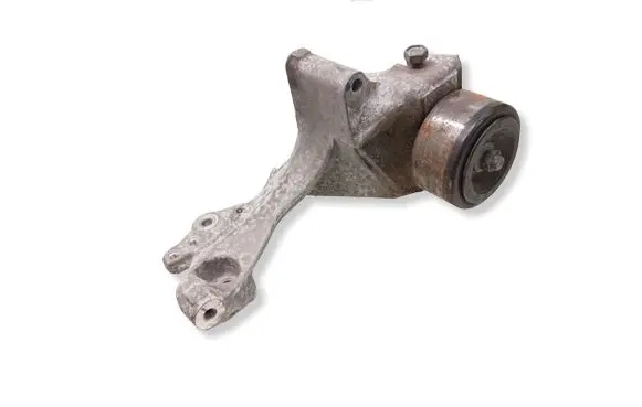 Nissan Note (E12) Engine mounting bracket 