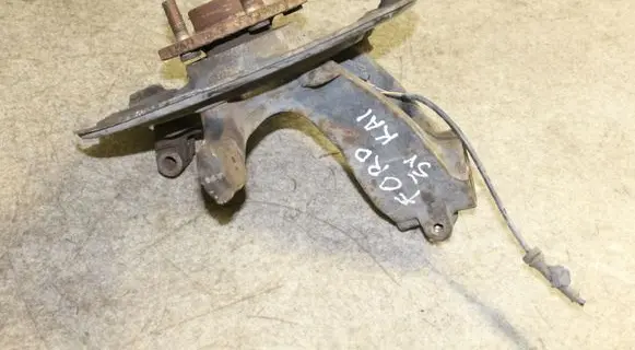 Ford C-MAX II Front wheel hub AV613K171