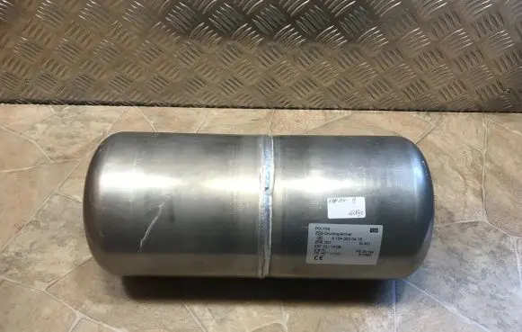 Mercedes-Benz GL X164 Air suspension tank/reservoir A1643200415