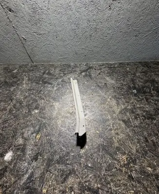 Other sill/pillar trim element