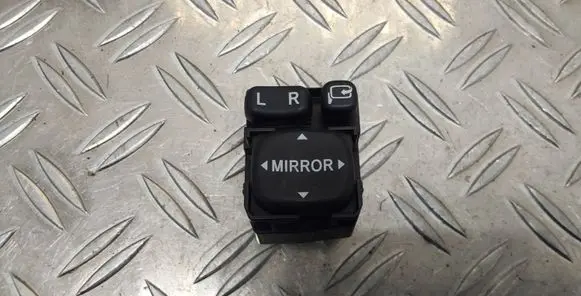 Toyota Avensis T250 Wing mirror switch