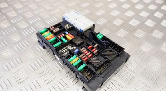 BMW 5 G30 G31 Fuse module 6837092 6839217