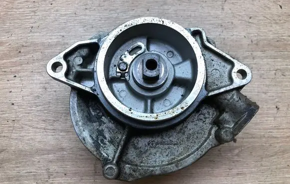 Audi A6 S6 C6 4F Vacuum pump 700906080