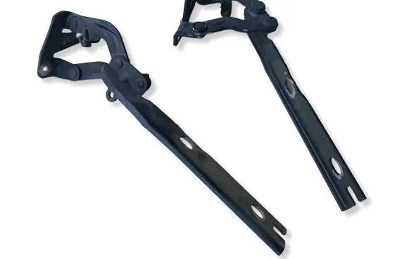 Dodge Journey Engine bonnet/hood hinges 05178240AB