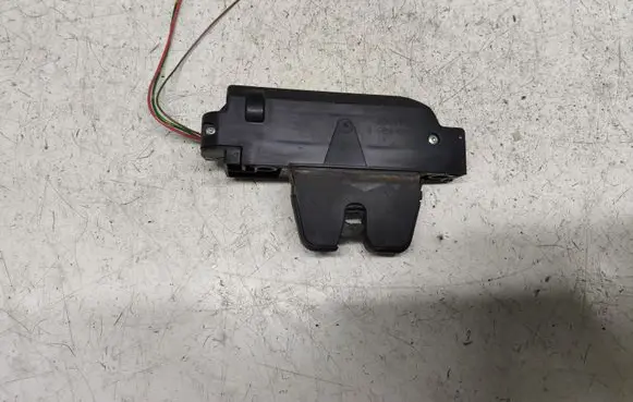 Peugeot 607 Tailgate/trunk/boot lock/catch/latch 9627816980