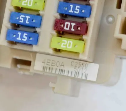 Nissan Qashqai Fuse box set 4EB0A