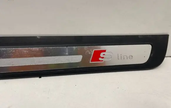Audi A5 8T 8F Front sill trim cover 8T0853373