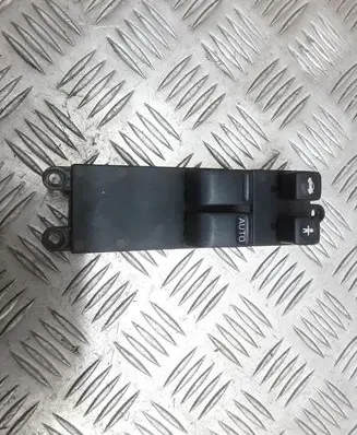 Nissan Primera Electric window control switch 25401AV600