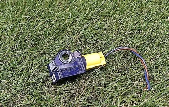 Mercedes-Benz E W212 Airbag deployment crash/impact sensor A2128204926 5WK43872