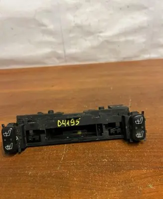 Mercedes-Benz E W210 Seat heating switch 2108200151 D4195