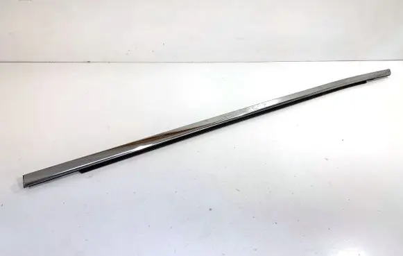 Nissan Qashqai J12 Front door windshield rail 