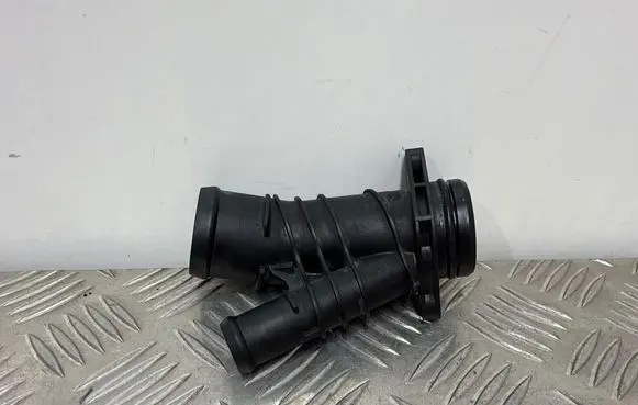 Engine coolant pipe/hose