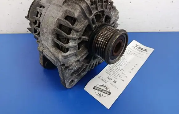 Renault Megane III Generator/alternator 231000026R
