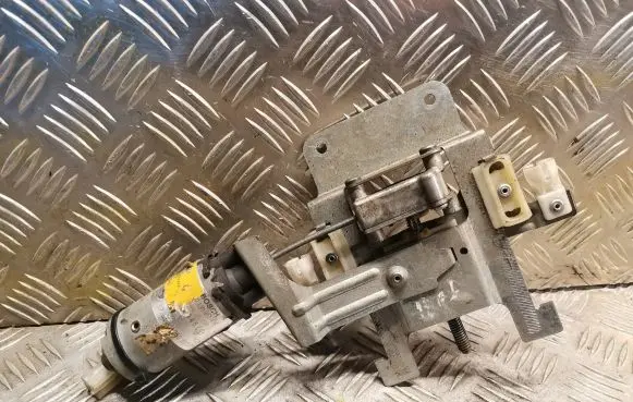 BMW 7 E38 Seat adjustment motor 8166672
