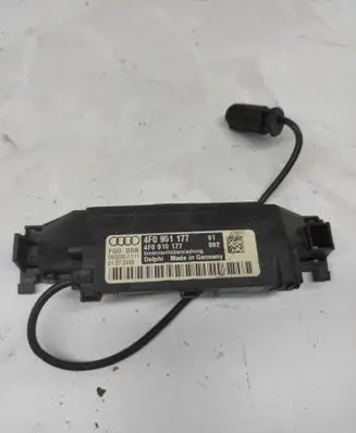 Audi A6 S6 C6 4F Front seat light 4F0951177 70103105 4F0910177