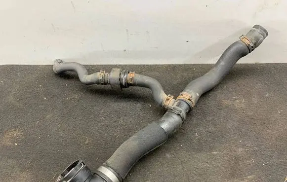 Volkswagen PASSAT CC Engine coolant pipe/hose 3C0122101FA 3C0122101GH