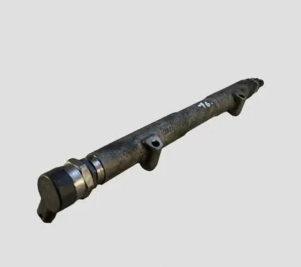 Volvo XC90 Fuel main line pipe 31259011 005370L5 0281002712