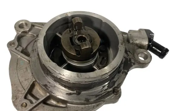 BMW X5 E53 Vacuum pump 7786841