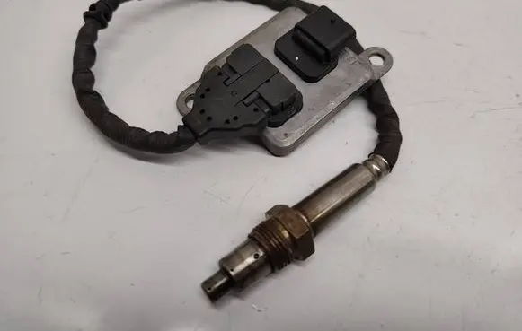 Mercedes-Benz E W212 Lambda probe sensor A0009051412 0009051412