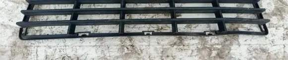 Volvo V50 Front bumper lower grill