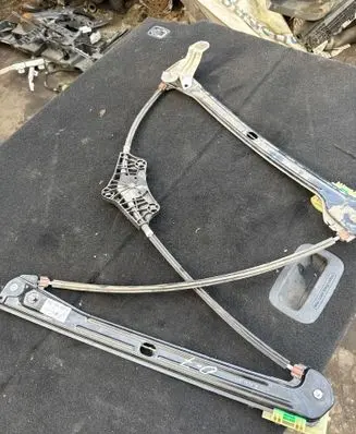Volkswagen Golf VII Front door electric window regulator 5G4837462H