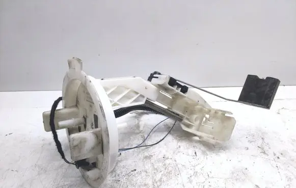 Mercedes-Benz E A207 Fuel level sensor A2044700694