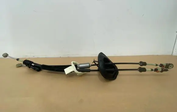 Gear shift cable linkage