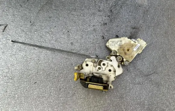 Nissan Terrano Front door lock 8055291L66