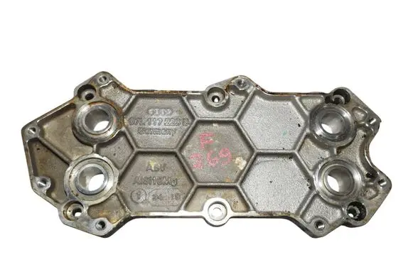 Audi R8 42 Engine oil radiator 07L117223B