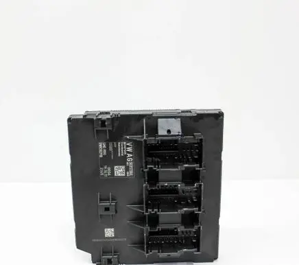 Volkswagen Tiguan Central body control module 5K0937086L