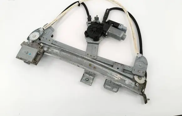 Peugeot 207 CC Front door electric window regulator 9680072080