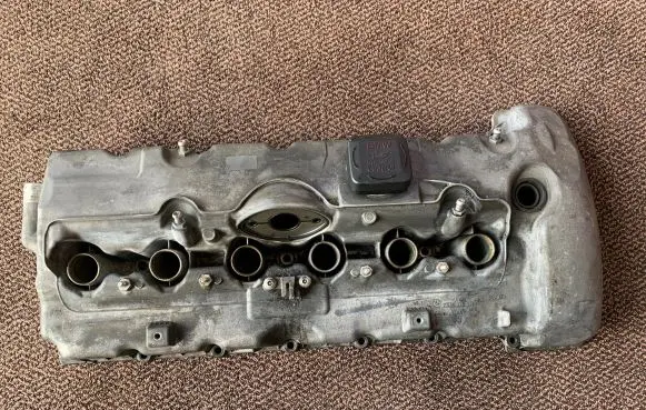 BMW 6 E63 E64 Rocker cam cover 7548275