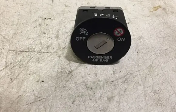 KIA Sportage Passenger airbag on/off switch 