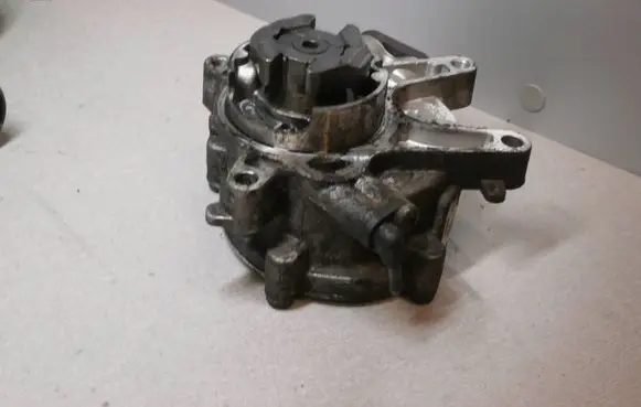 Vacuum pump
