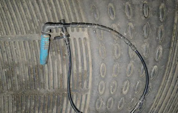 BMW 5 E60 E61 ABS brake wheel speed sensor 6908705